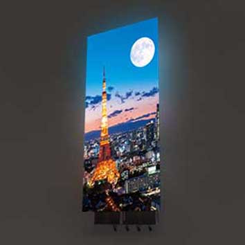 東京タワーが映っているLEDモニター風帆