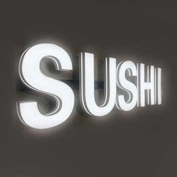 立体文字をLEDで光らせる仕組みのレール文字、SUSHIバージョン